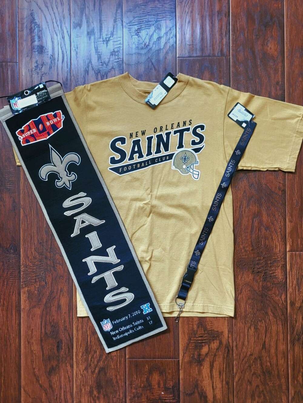 NWT 2010 New Orleans Saints Shirt Super Bowl XLIV Banner & Lanyard Bundle Size S